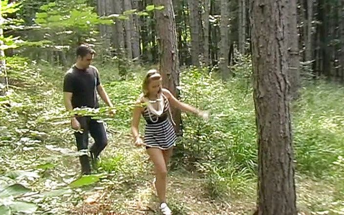 Femdom Austria: 木に絆を結んだ教訓を学ぶ
