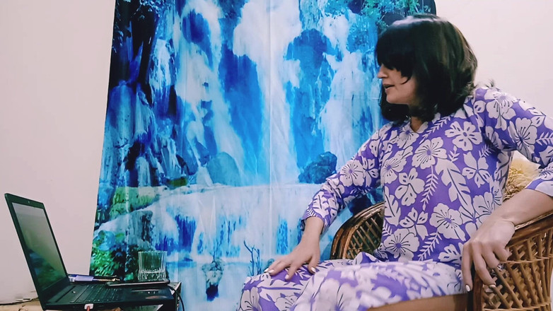 Bolly Karma: Poskytla oprávnění k zobrazení