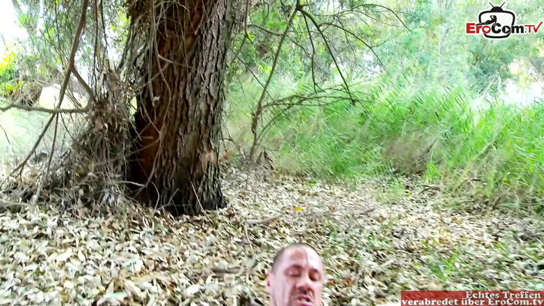 EroCom: Sexy touristin mit roten haaren für einen wilden fick im...