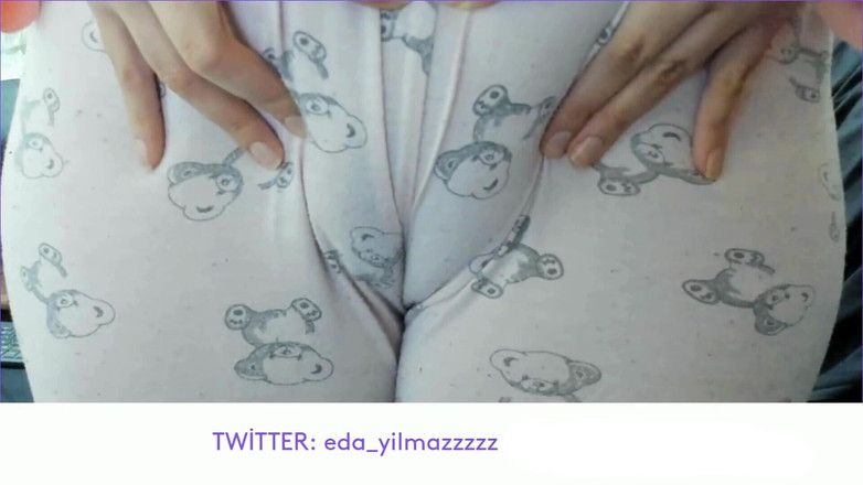 turk_milf_porno: Camel toe- camel toe- pyjama- Turkse milf- Turkse porno- Turkse...