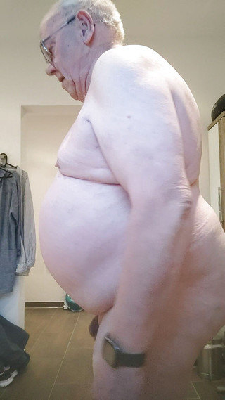 Karlchengeil: 아침 창녀와 드레스