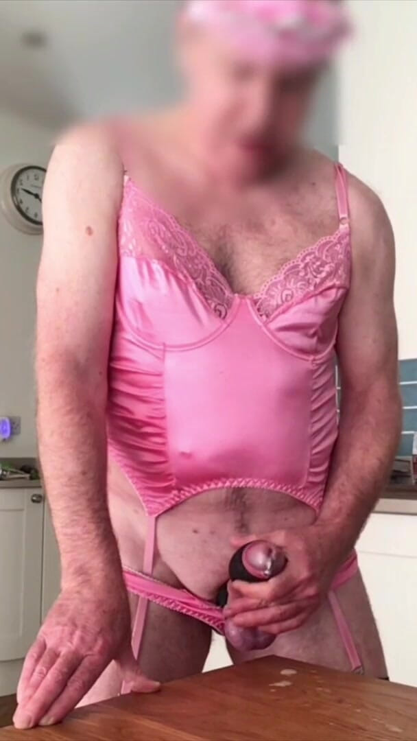 Bellhead: Reverse motion pink fun