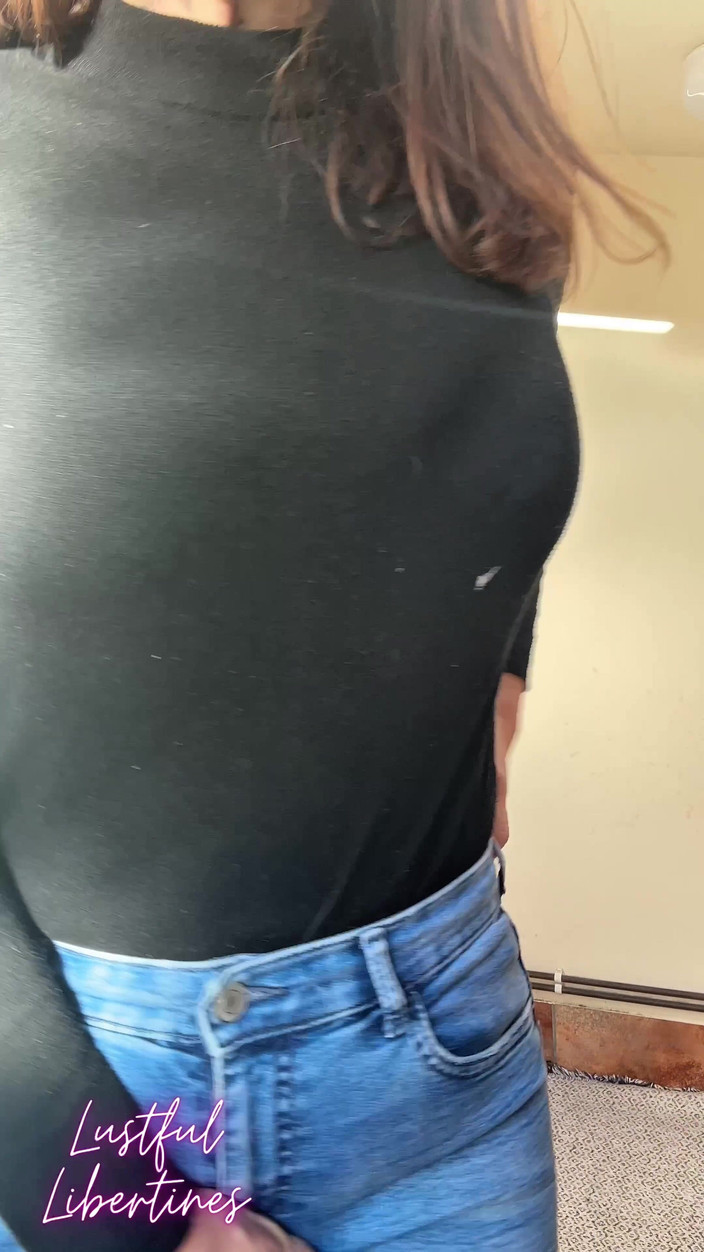 Lustful Libertines: Cewek sange ini dientot habis-habisan di kamar mandi sampai celana...