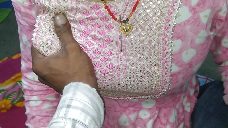 Shahilsingh119: Tidak ada orang di rumah hari ini, aku menelepon pacar