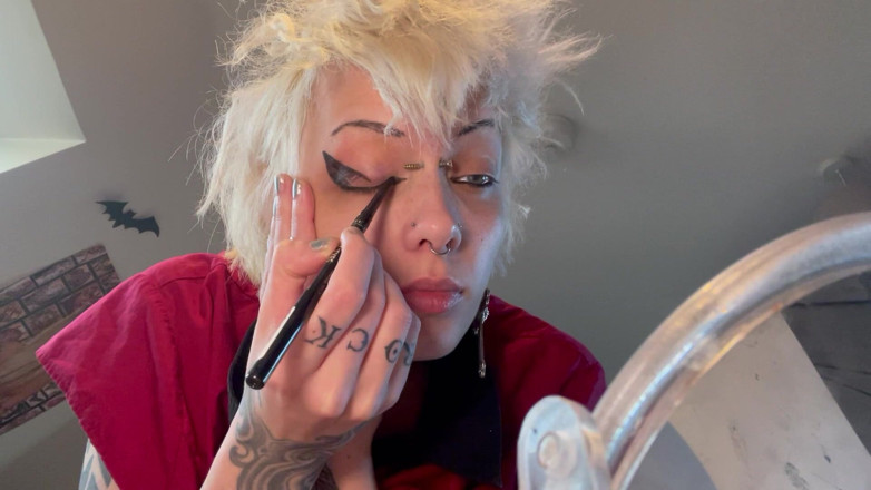 Glitterqueen1999: Goth Girl Glitterqueen1999 Ignores You Whilst She Applies Her Makeup,...