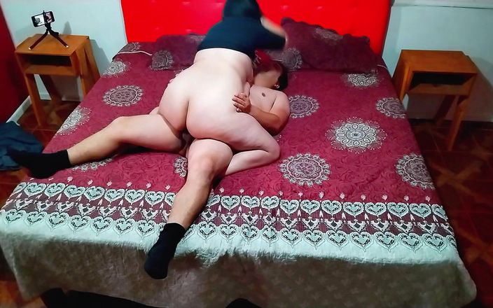 BBW Kelly Mom: 옷장에 갇힌 큰 엉덩이 새엄마 따먹기