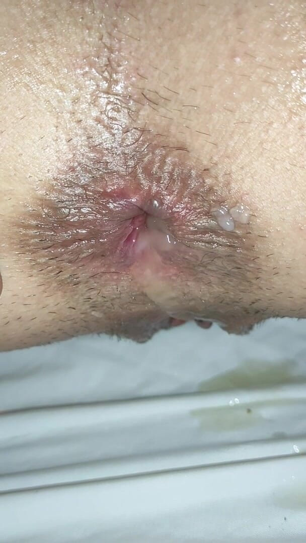 Endemoniados: Sore Anal Fuck with Creampie for a Beautiful Teen
