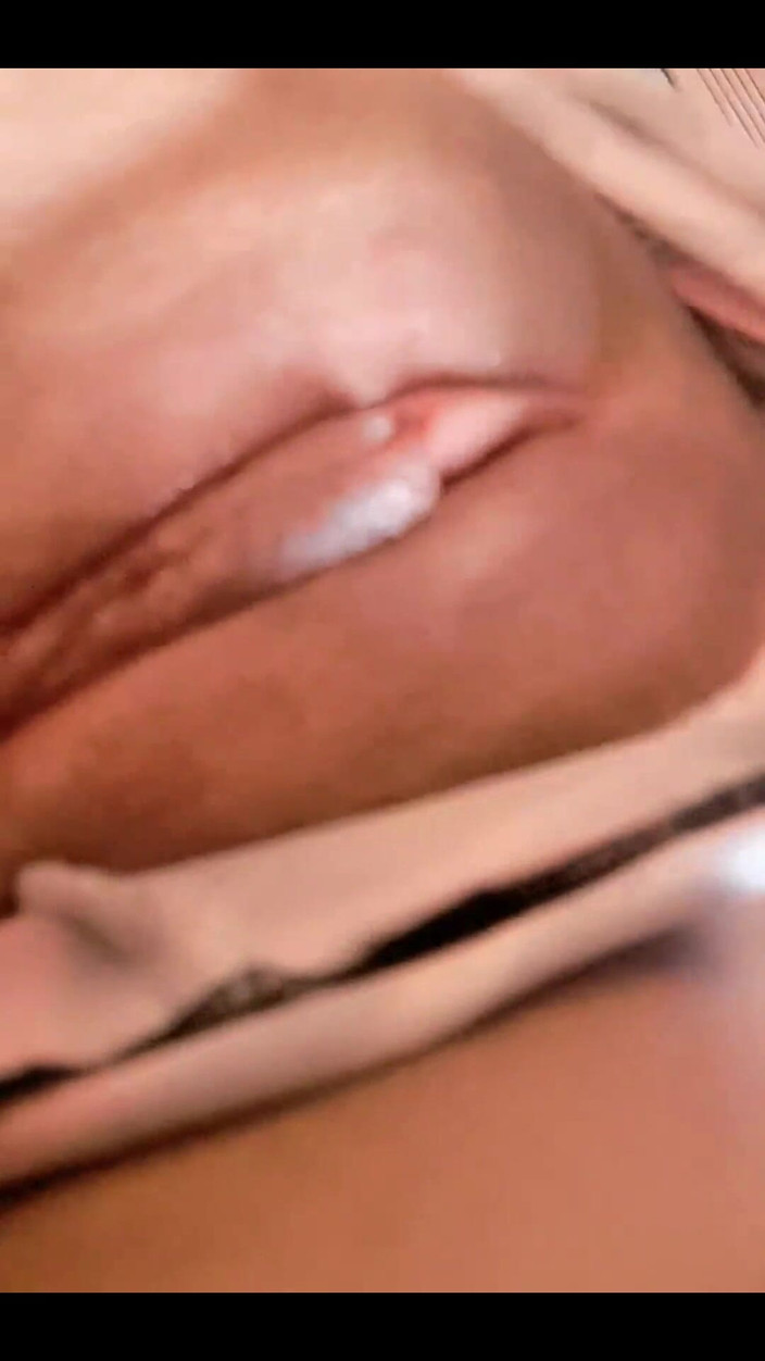 Yulieth Gomez: Я люблю торкатися себе вранці перед тим, як піти в коледж!