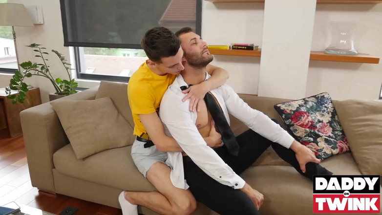 Daddy On Twink: Папочка, возможно, это поможет