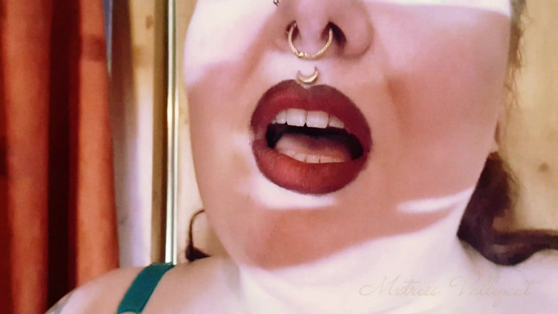 Mxtress Valleycat: BBW Giantess Domination