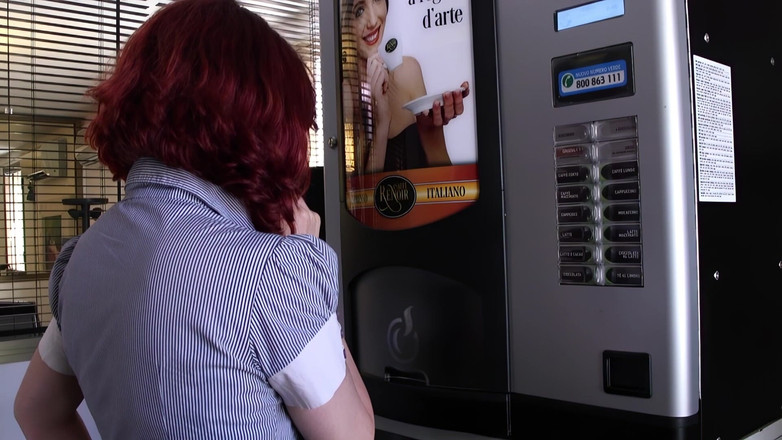 Romance with Love: Omg! Gorąca Brunetka Pokojówka Zostaje Zerżnięta Przez Faceta Z Dużym...