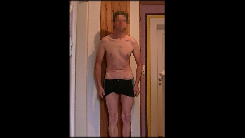 Mark Hannes: Windel Bett Buckel Hump Masturbation