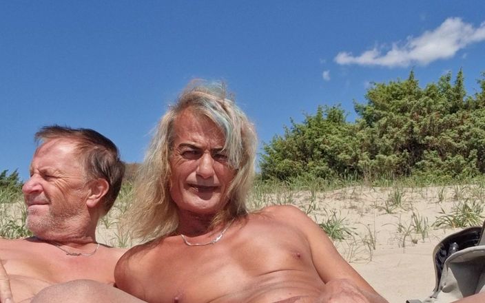Gigi and David: Sex show Stripchat, Nudistická pláž, Shemale a Chlap, Gigi a...