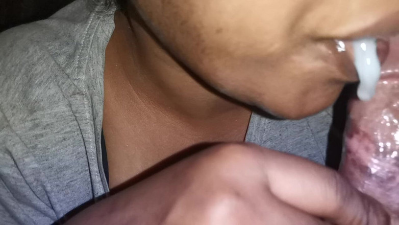 AmitRose: Mijn vrouw zuigt aan mijn lul, erg geile Bhabhi