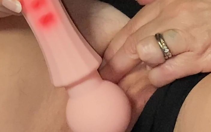 British Cougar: Fingering and Toying My Wet Pussy