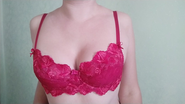 Pussy For Sperm: Arrapato e vuoi giocare con le mie tette e capezzoli...