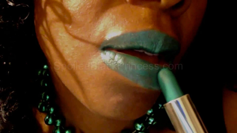 The Goddess Simone: Green envy lipstick fetish