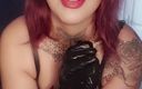 Louise Ebony: Dominance škádlí mým připínákem a sexy rukavicemi, abys byla slabá !! @