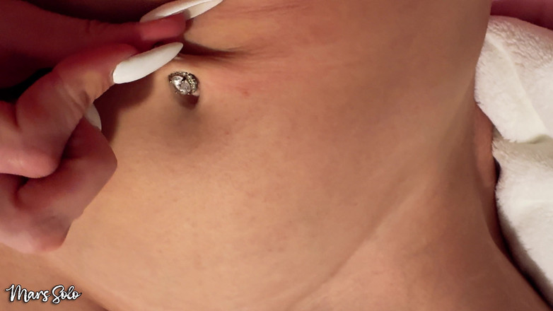 Mars solo: Bakış açısı göbek deliği halkamla oynuyor