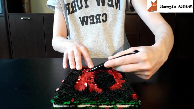 Saegin: ASMR Scratching textures, part 2 (no talking)