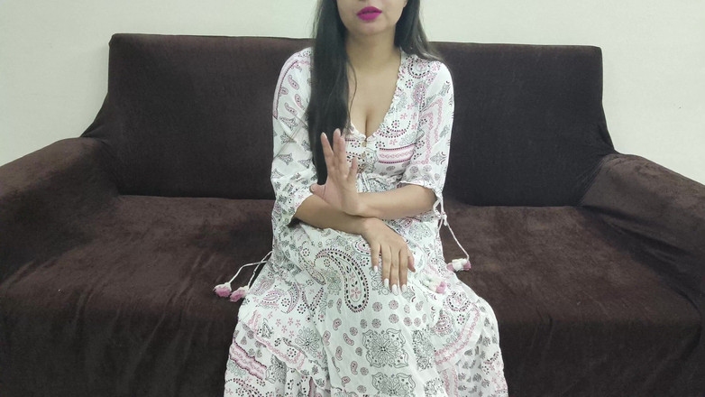 Saarabhabhi6: Tukar Pakaian Di Hadapan Abang Ipar Yang Menonton Lucah