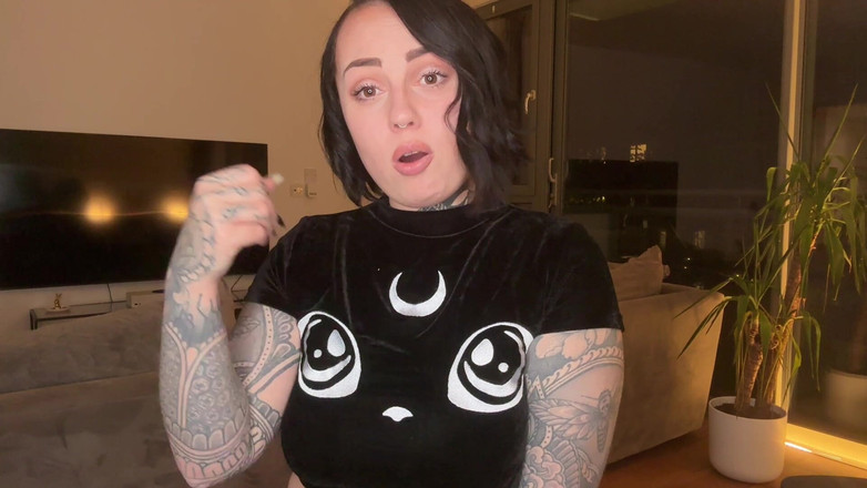 Miss Valentina: Umilitoare ejaculatoare premature Joi