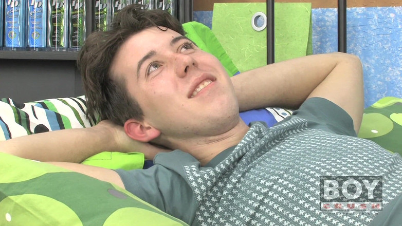 Boy Crush: Tòa tháp Michael Glass