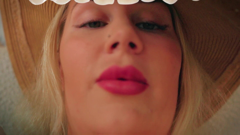 JessieHH: 被我自己的继子活生生地吃掉并吞下全部高清