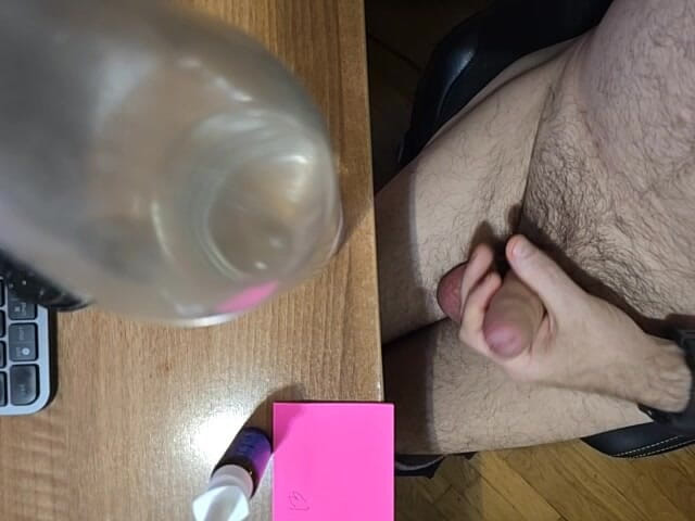 Jordance: 从上方到桌面，射精效果也不错