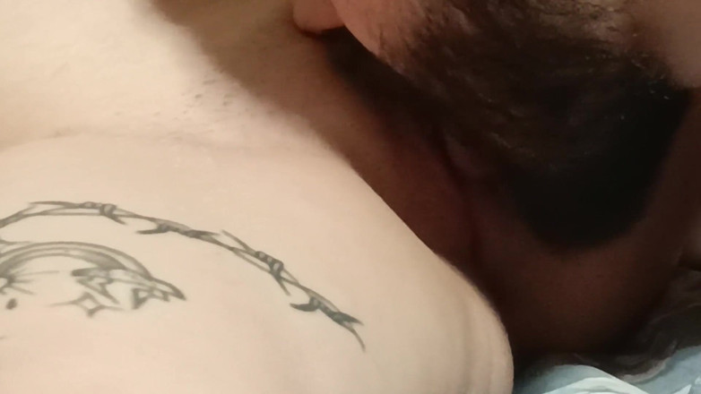 Deylamoons: Bearded Man Gently Licks Pussy to Orgasm