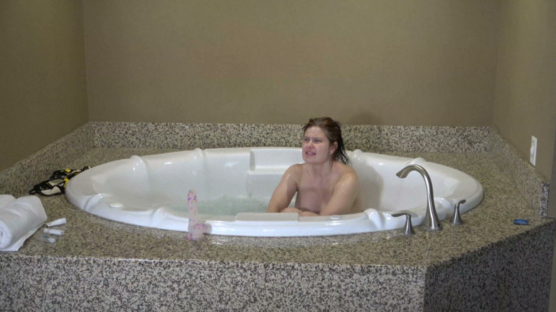 Gentleman Porno: Big Black Man Fucks Deaf Woman in a Jacuzzi