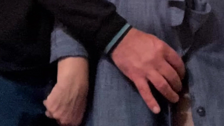 Niki studio: 陌生人在地铁上班前用手指抚摸饥渴的熟女