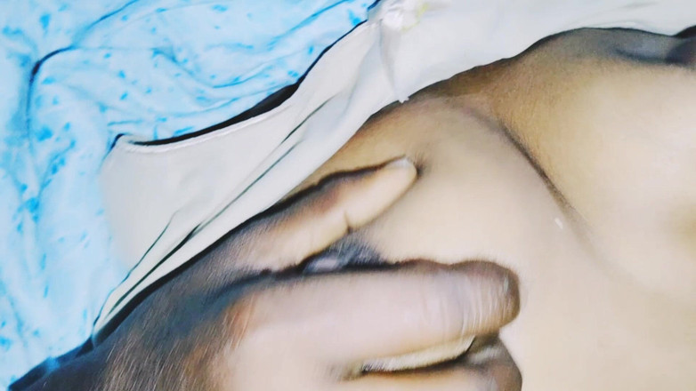 Aassam: Główny Ghar per Akela Hun Mere Ghar per Koi Nahin