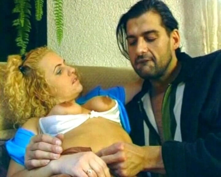 German Amateur Videos: Milf blondă din Germania futută în pizda ei strâmtă