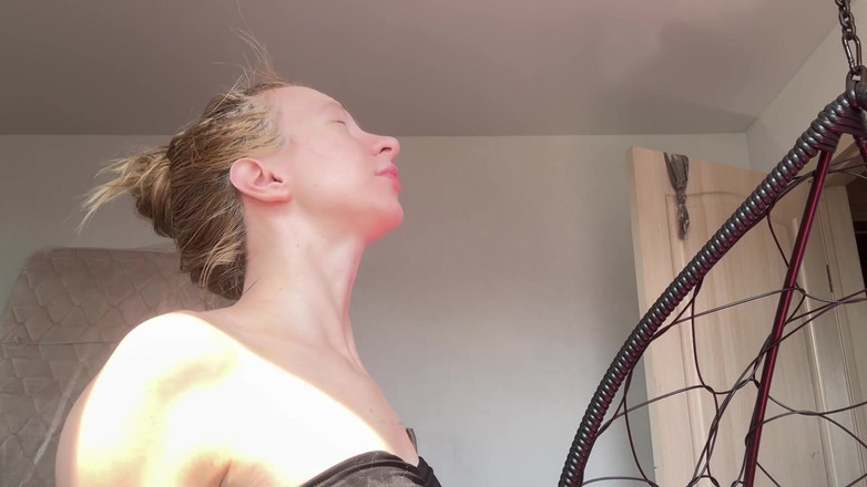 Skinny_lady69: Поклоняйтеся грати в шию