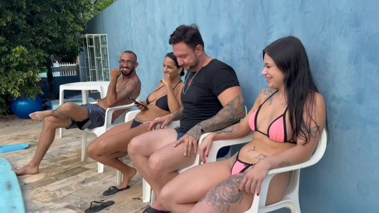 Oabate: Fiesta en casa, me escabullí y me follé al amigo...