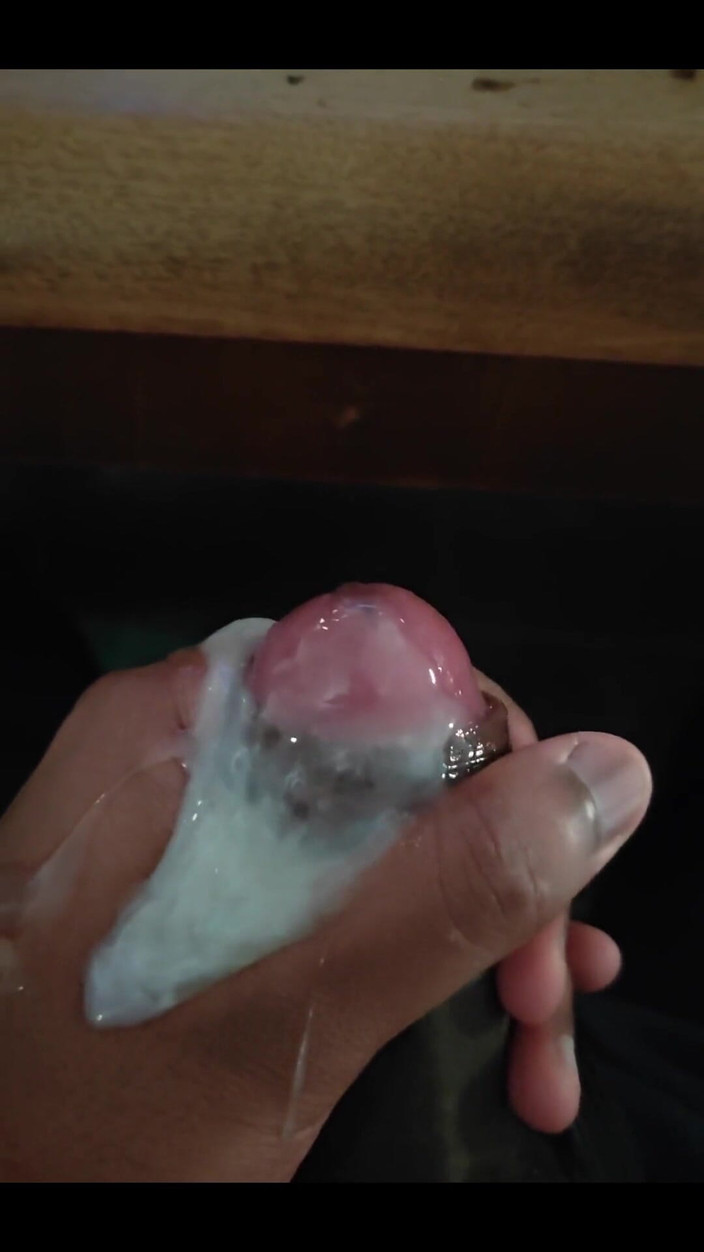 NANDgasm: Aku pengen banget pamer glistening sebelum dicrot sperma, tapi malah...