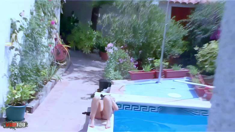 MMM100 Solo: Sexy Video: Moana_pool_shower