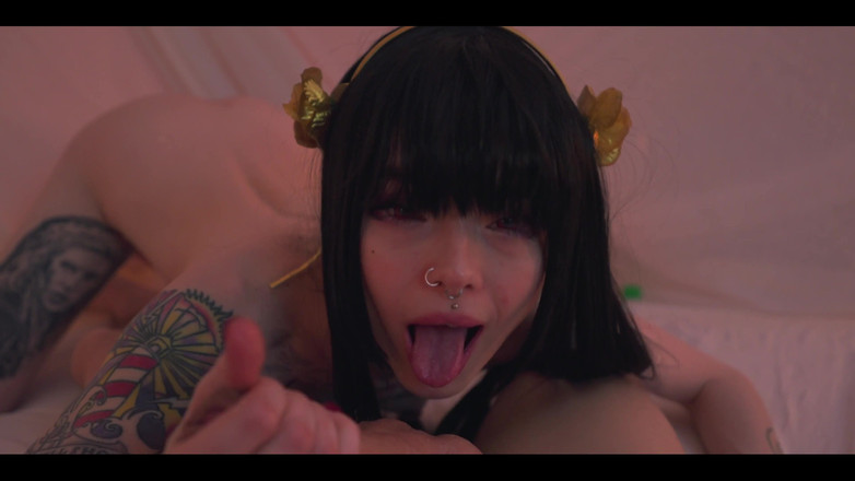 Karneli Bandi: Yor Forger dapat batang besar dan pancutan tebal dalam mulutnya