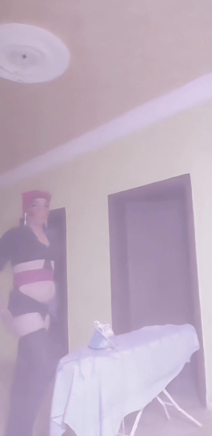 Ola-Sharaf-Transes: नृत्य कर रही किन्नर सुंदर अरबी