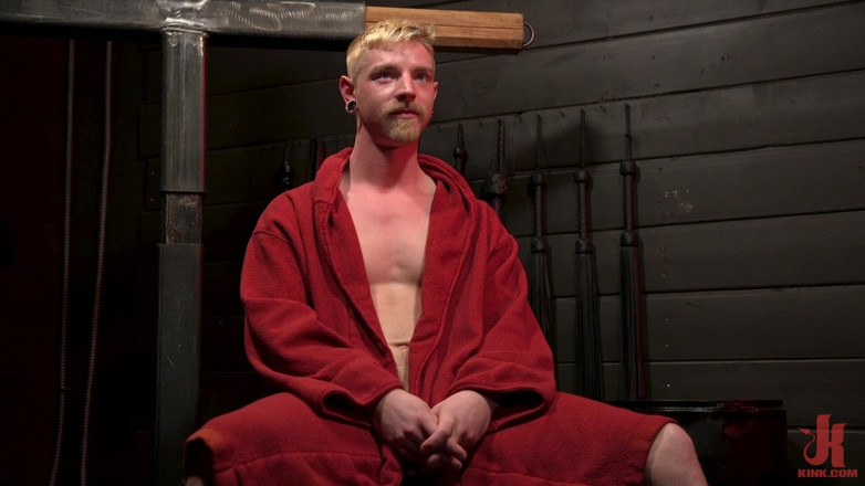 Kink Men Classics: Cody winter: an den maximum gedrückt und nimmt alles auf