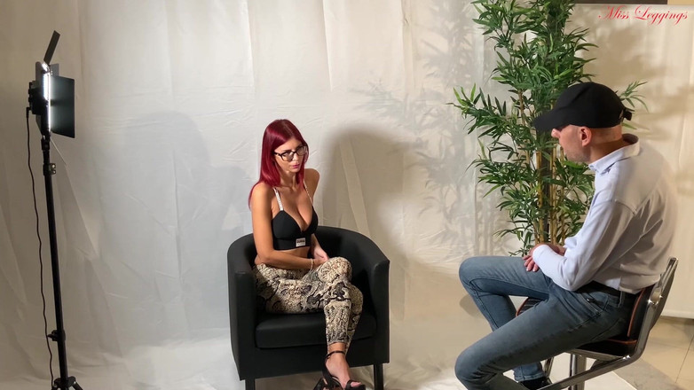 MissLeggings: 选角成为色情女演员