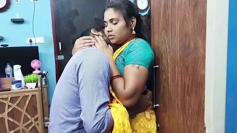 Vaishnavysharunraj: Mallu Hot Girl Half Saree Romance with Lip Lock, Desi...