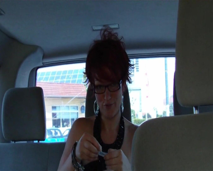 Popp Sylvie: Public dogging in town