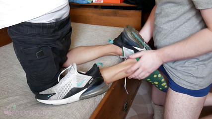 Ethan Alex: Nike Air 270 - Praca butów, skarpetki i sperma na butach