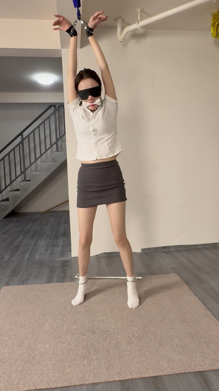 Yanmou: O doamnă de la birou, după muncă, îi cere în secret gazdei...