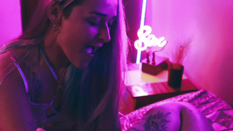 Evol Feet: 用你可爱的脚操我湿漉漉的阴户