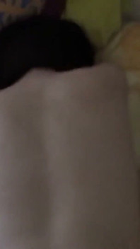 Oskyldig kinesisk tjej stönar högt när jag knullar henne bakifrån