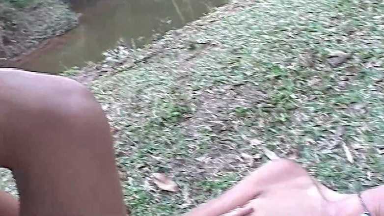 SEXUAL SIN GAY: Tvrdé a bez sedla Scéna 4 latino pár tvrdě šuká na zahradě