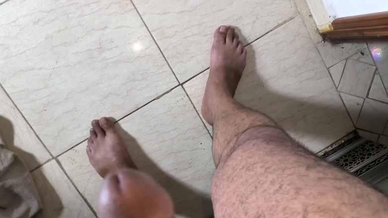 Arabic ebony BBW: Soție arabă negresă cu curul mare o fute pe prietena...